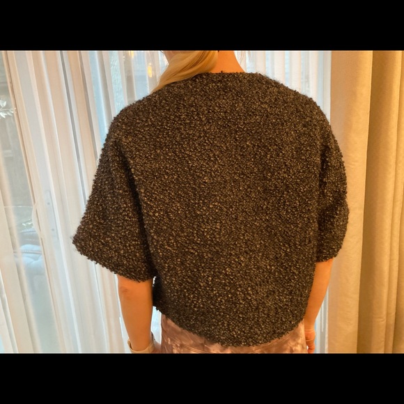 Crop blazer jacket, grey color, worn, in great condition. - Picture 4 of 5